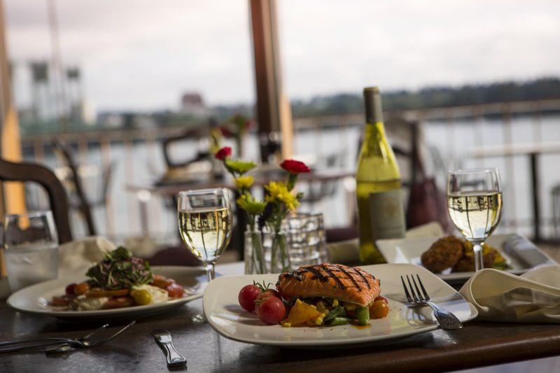 - Columbia Riverfront By Ihg Hotel 3*